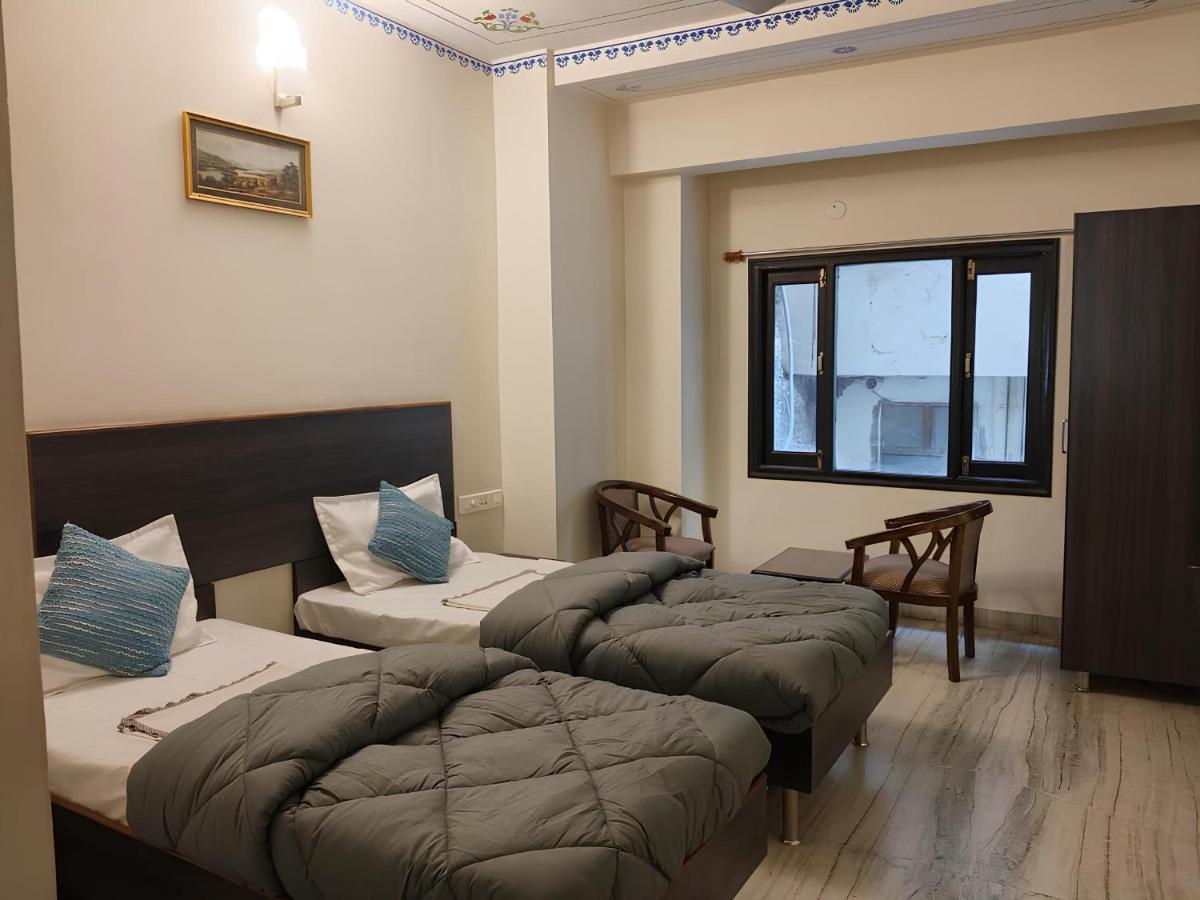 Madpackers Udaipur Hostel Bagian luar foto