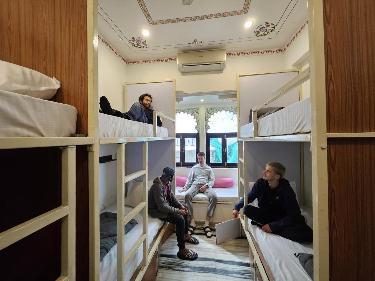 Madpackers Udaipur Hostel Bagian luar foto