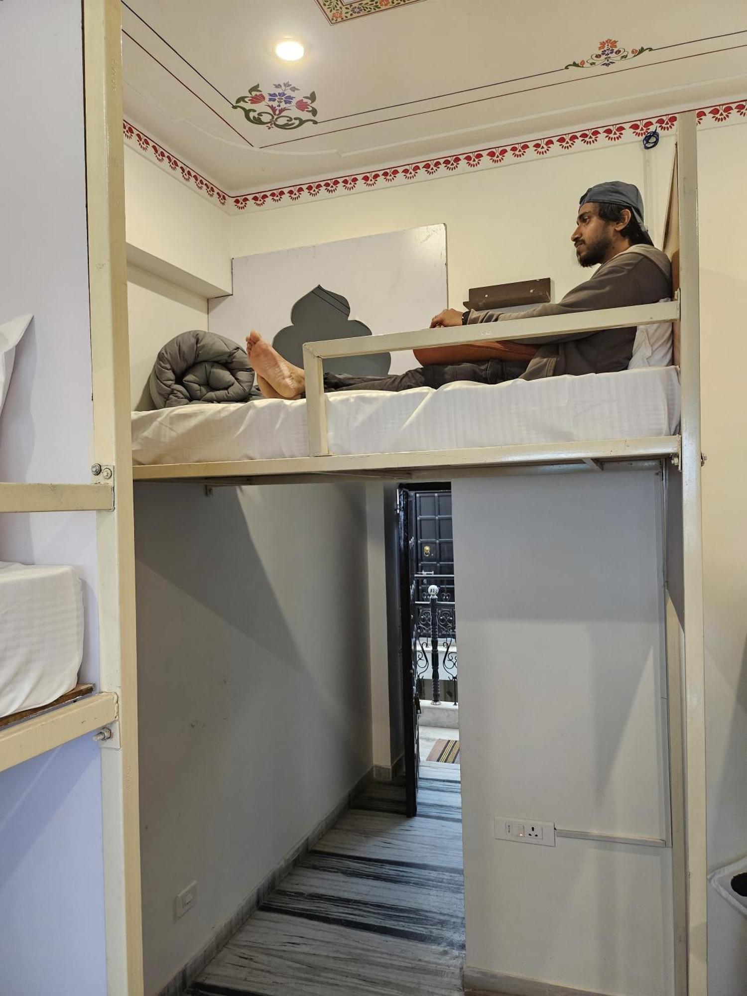 Madpackers Udaipur Hostel Bagian luar foto